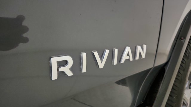 Used 2023 Rivian R1T Adventure Dual AWD/4WD image 31