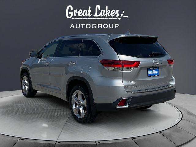 Used 2017 Toyota Highlander Limited w/ Carpet Mat Package AWD/4WD image 3