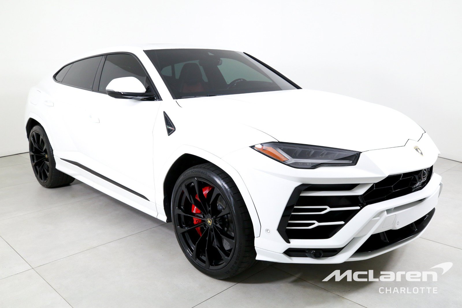 Used 2020 Lamborghini Urus AWD/4WD image 3