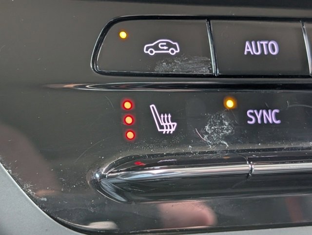 Used 2023 Buick Envision Essence w/ Sport Touring Package image 16