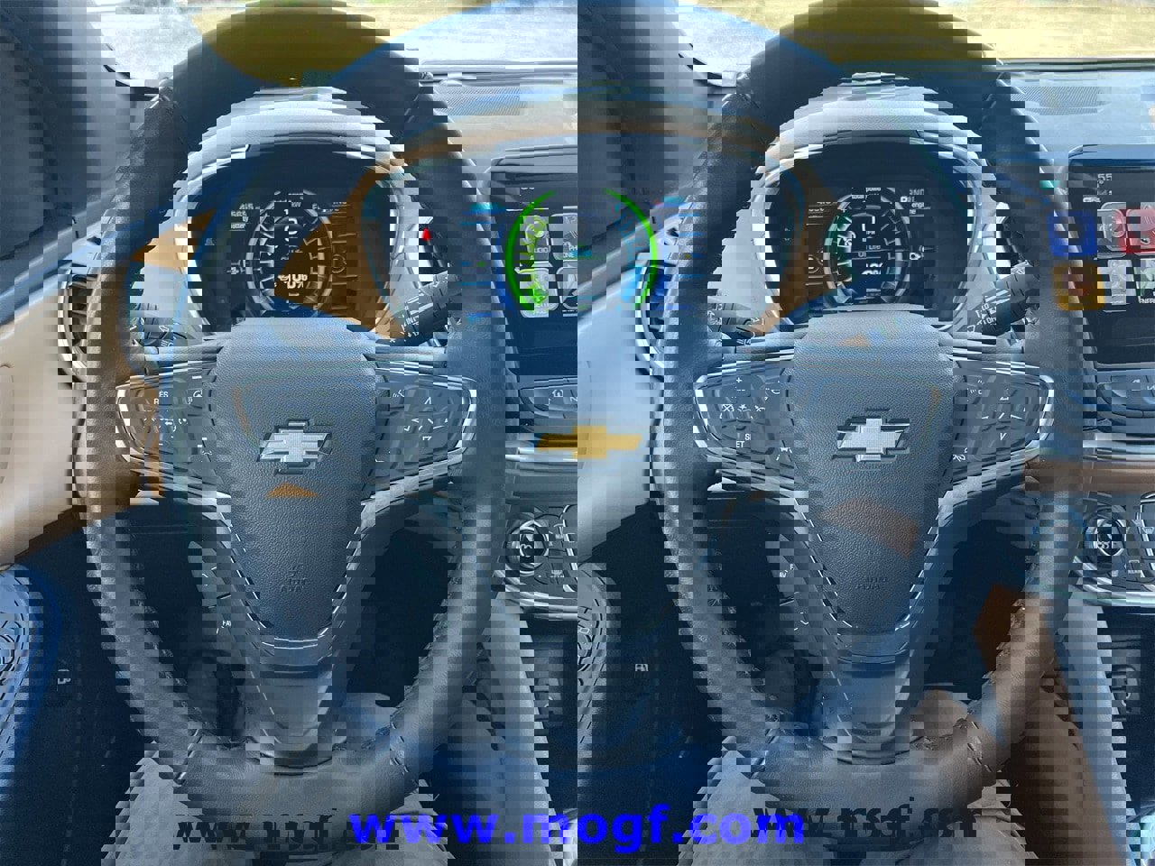 Used 2018 Chevrolet Volt Premier w/ Driver Confidence Package image 12