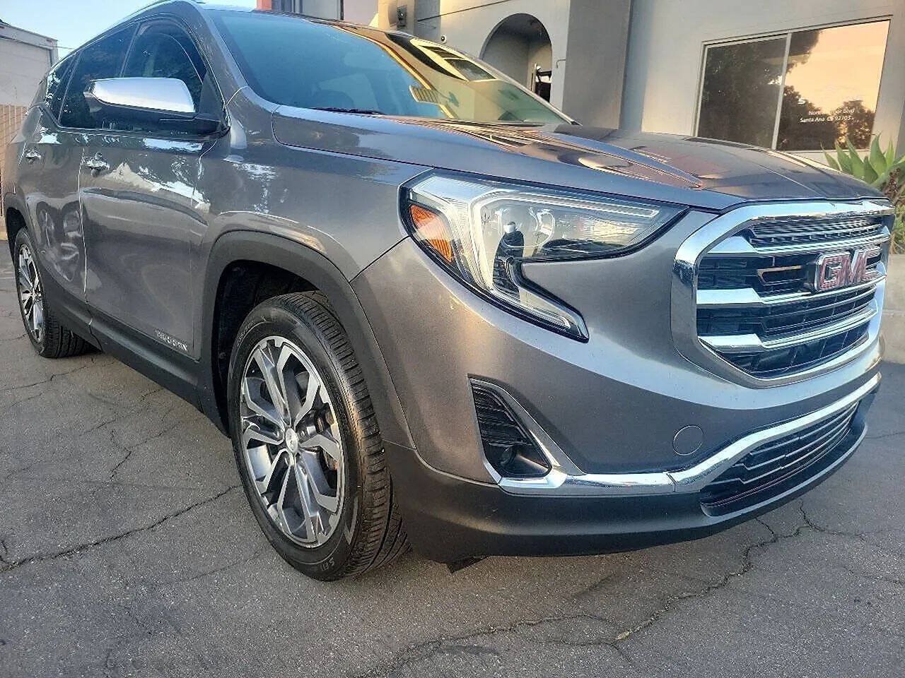 Used 2019 GMC Terrain SLT w/ Preferred Package FWD image 4