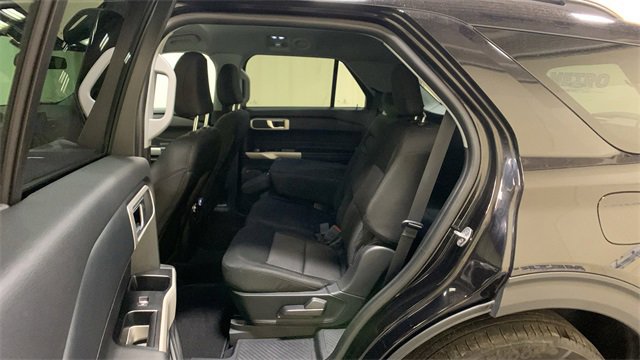 Used 2022 Ford Explorer XLT image 24