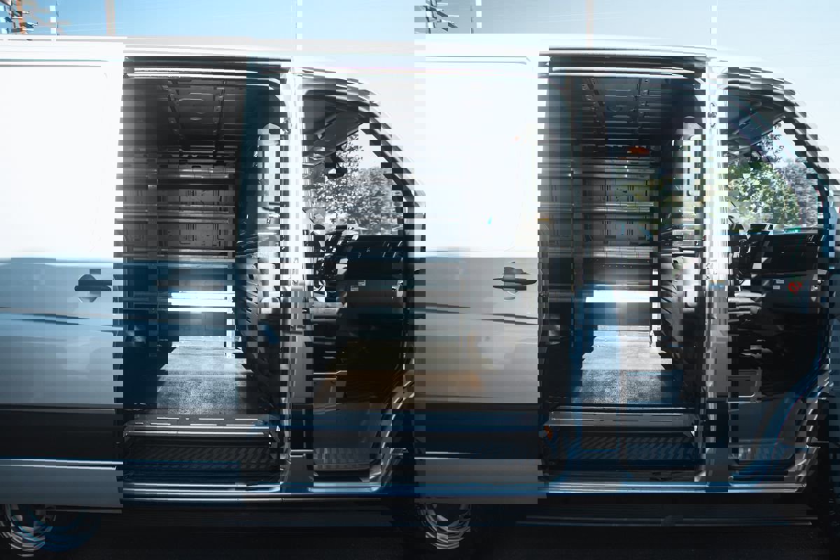 Used 2018 Mercedes-Benz Sprinter 2500 image 13