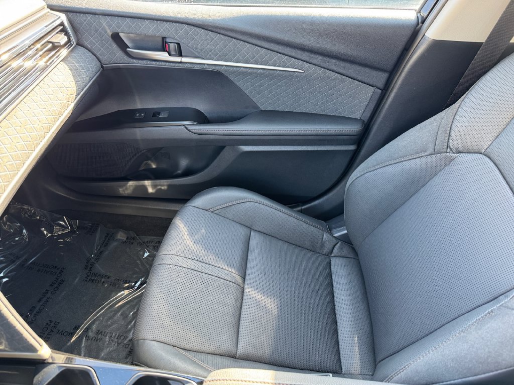 Used 2026 Toyota Camry XLE AWD/4WD image 30