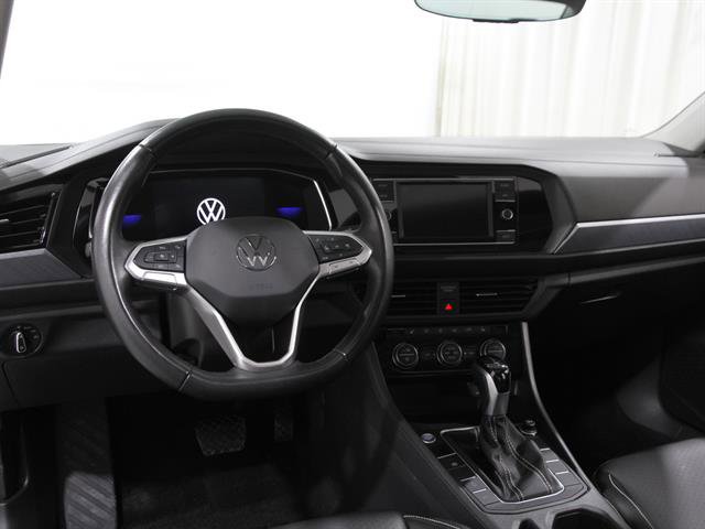 Used 2023 Volkswagen Jetta SE image 6