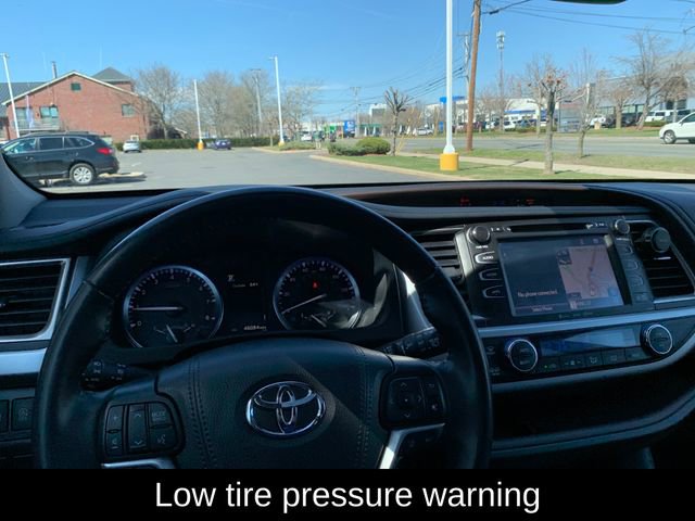 Used 2019 Toyota Highlander XLE image 17