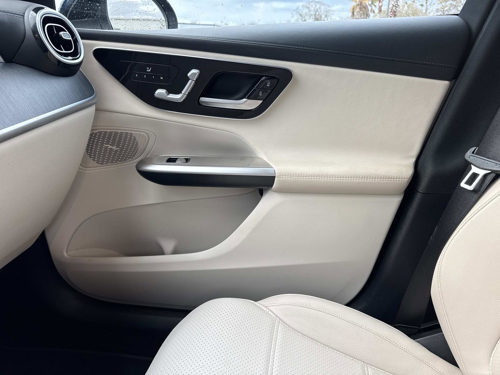 Certified 2024 Mercedes-Benz GLC 300 4MATIC image 23