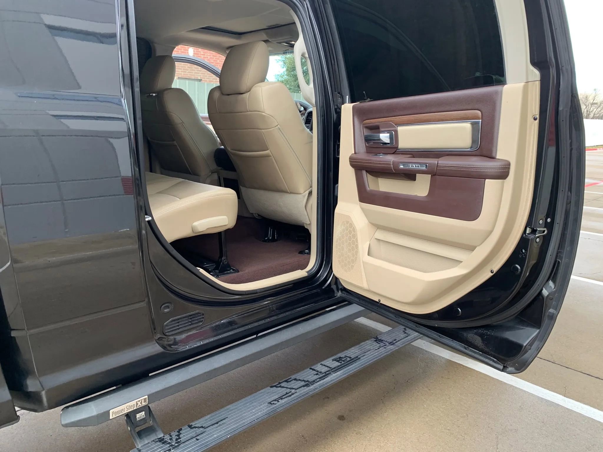 Used 2016 RAM 2500 Laramie image 24