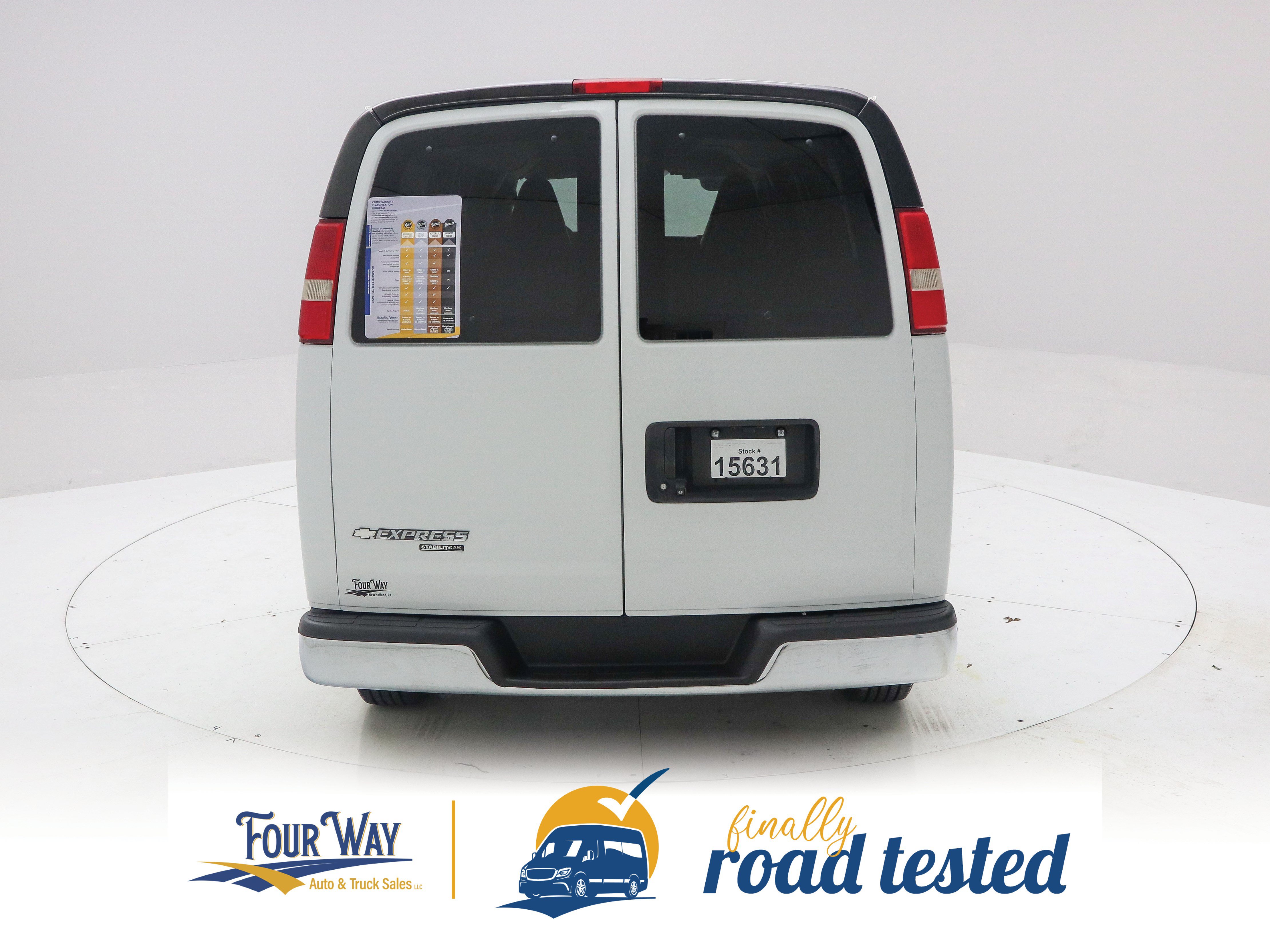 Used 2016 Chevrolet Express 3500 LT w/ LT Preferred Equipment Group RWD image 5