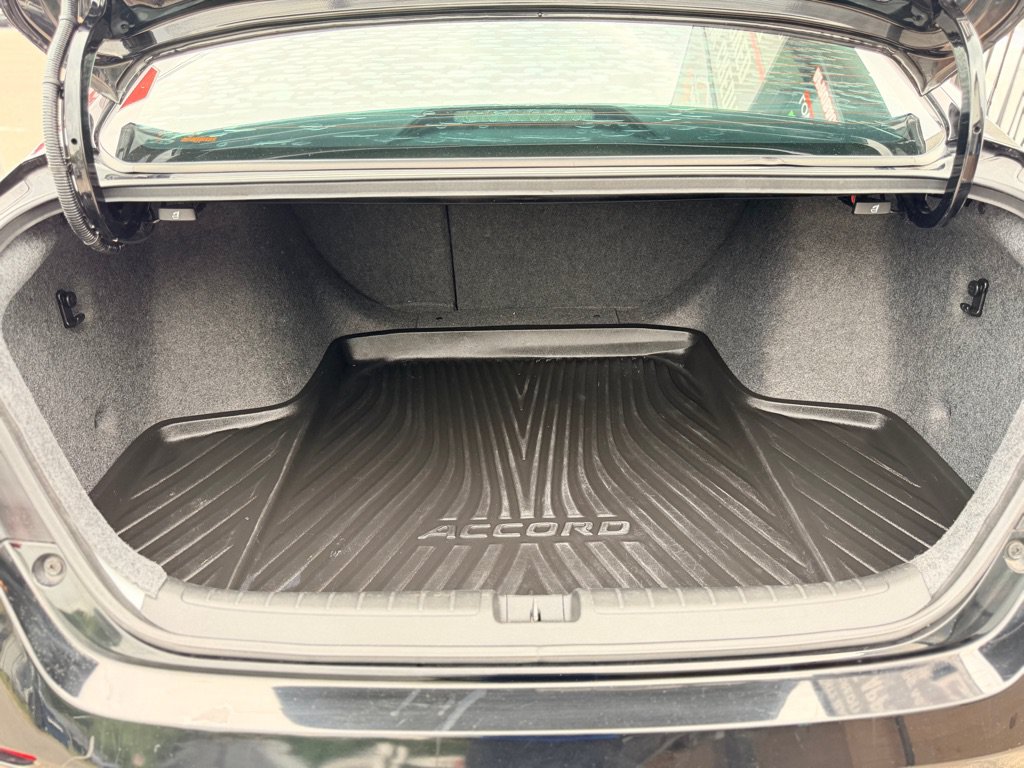 Used 2018 Honda Accord Touring image 20