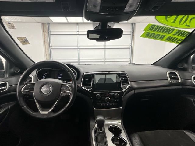 Used 2019 Jeep Grand Cherokee Altitude image 4