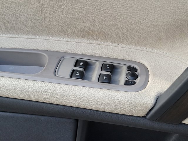 Used 2013 Volvo C70 T5 image 26