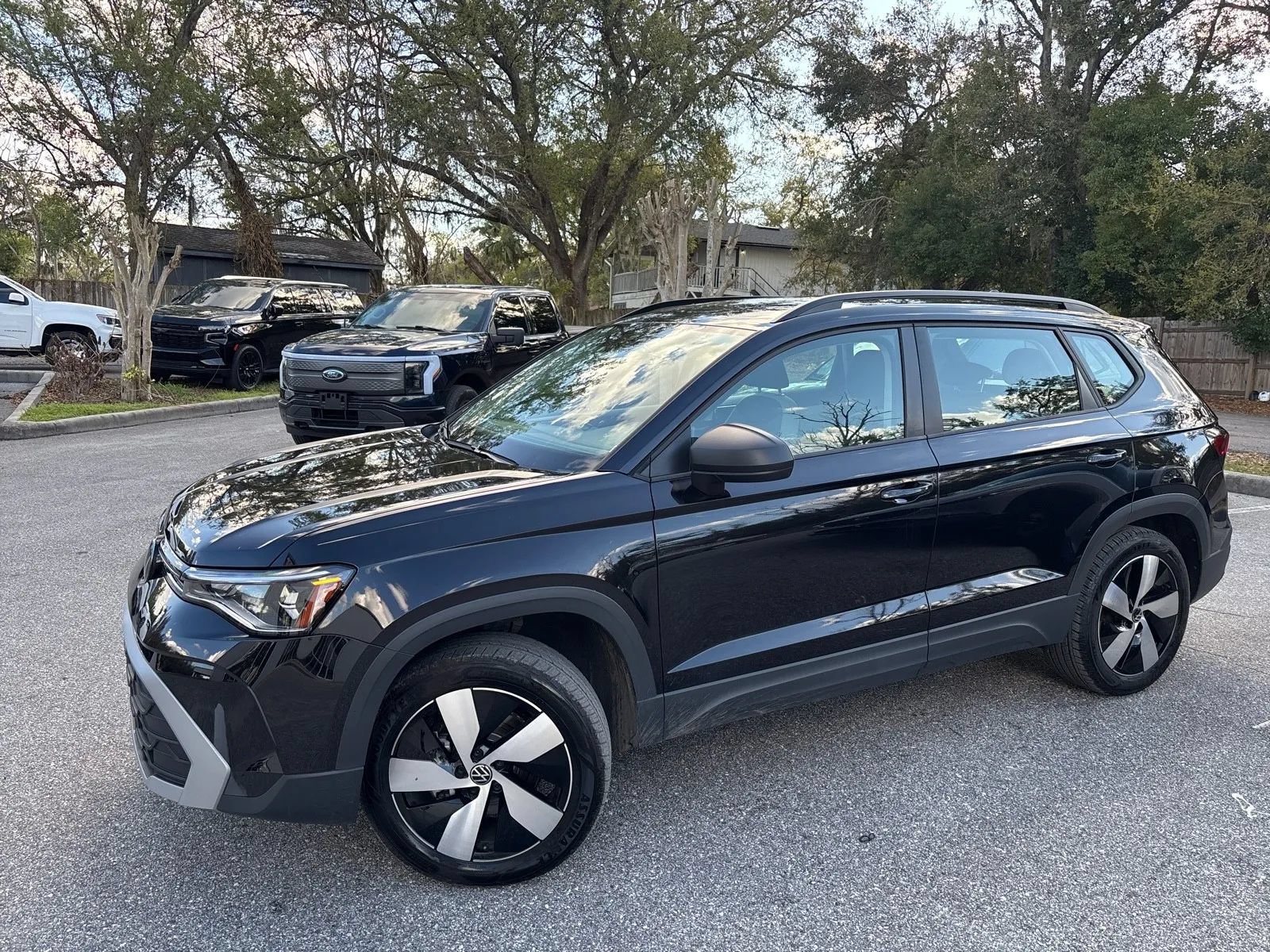 Used 2025 Volkswagen Taos S AWD/4WD image 3