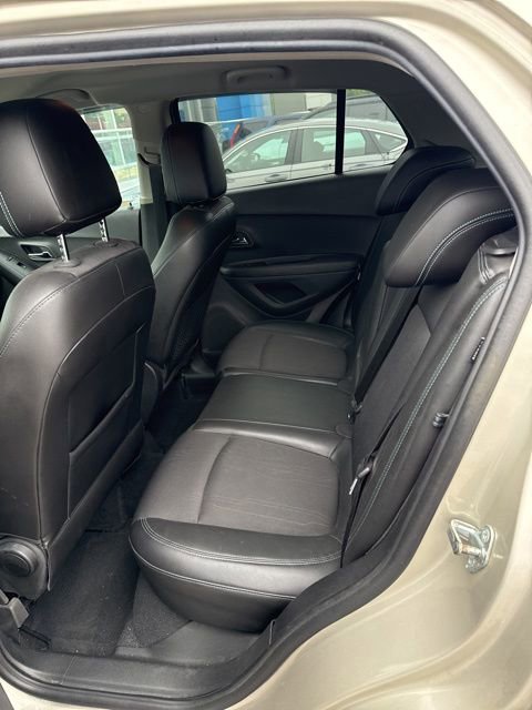 Used 2016 Chevrolet Trax LT w/ LT Convenience Package AWD/4WD image 4