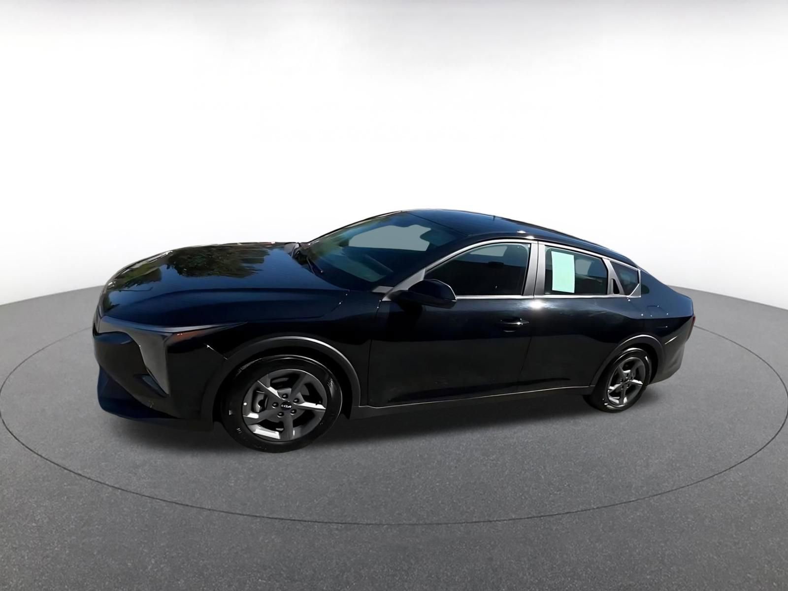 Used 2025 Kia K4 LXS image 8