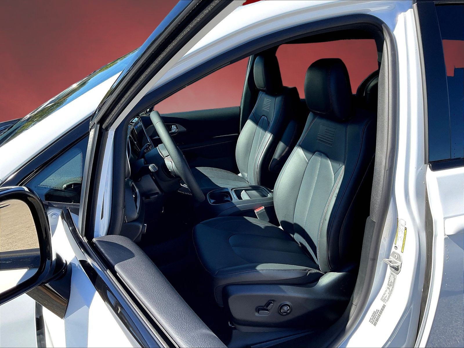 New 2027 Chrysler Pacifica Select AWD/4WD image 9