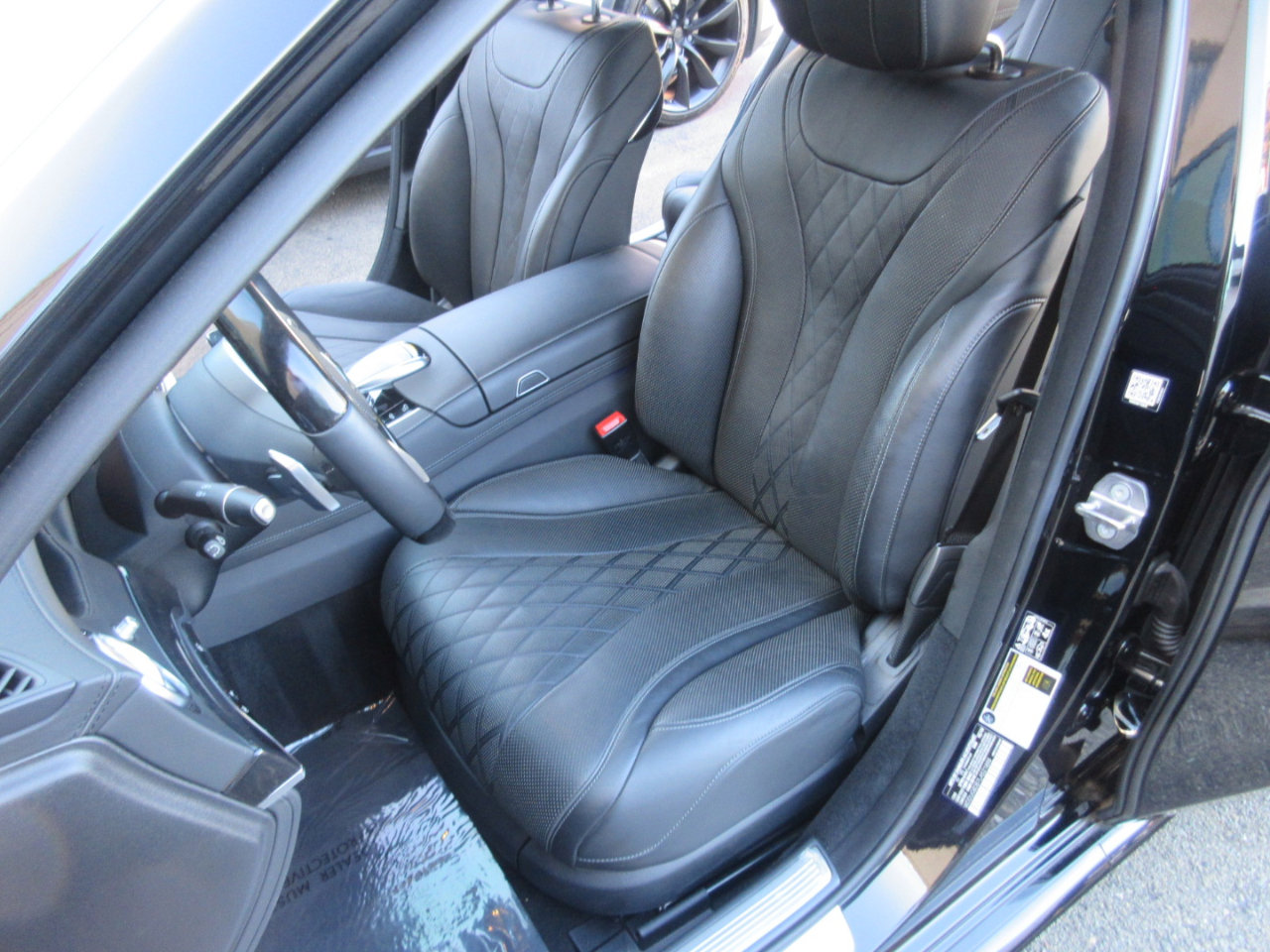 Used 2020 Mercedes-Benz S 560 Sedan w/ AMG Line Exterior image 7