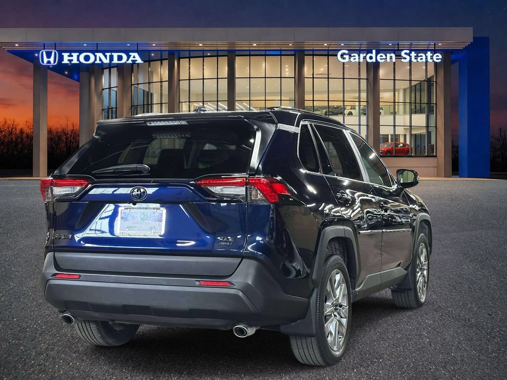 Used 2023 Toyota RAV4 XLE Premium AWD/4WD image 4