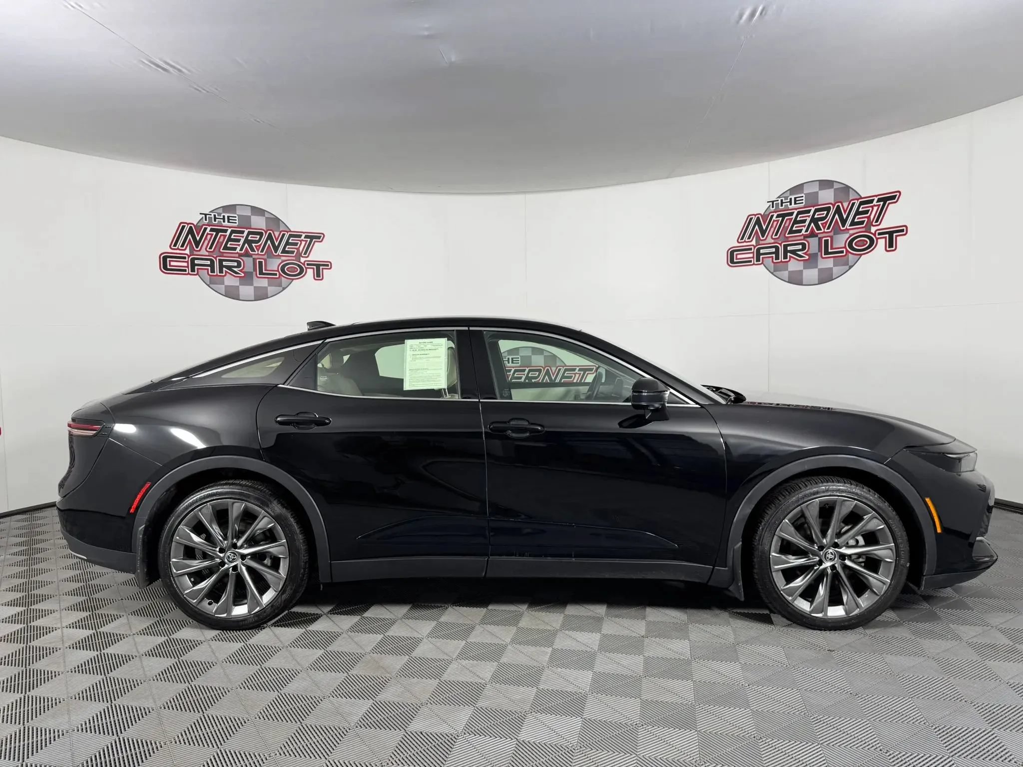 Used 2023 Toyota Crown w/ Advanced Technology Package AWD/4WD image 8