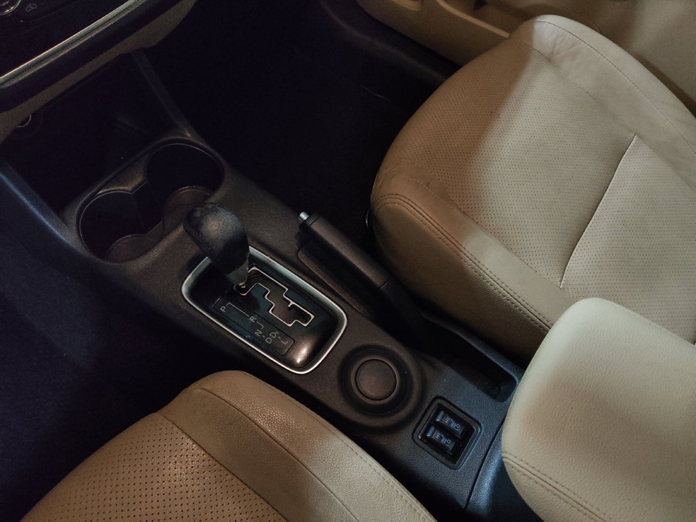 Used 2016 Mitsubishi Outlander SEL image 26