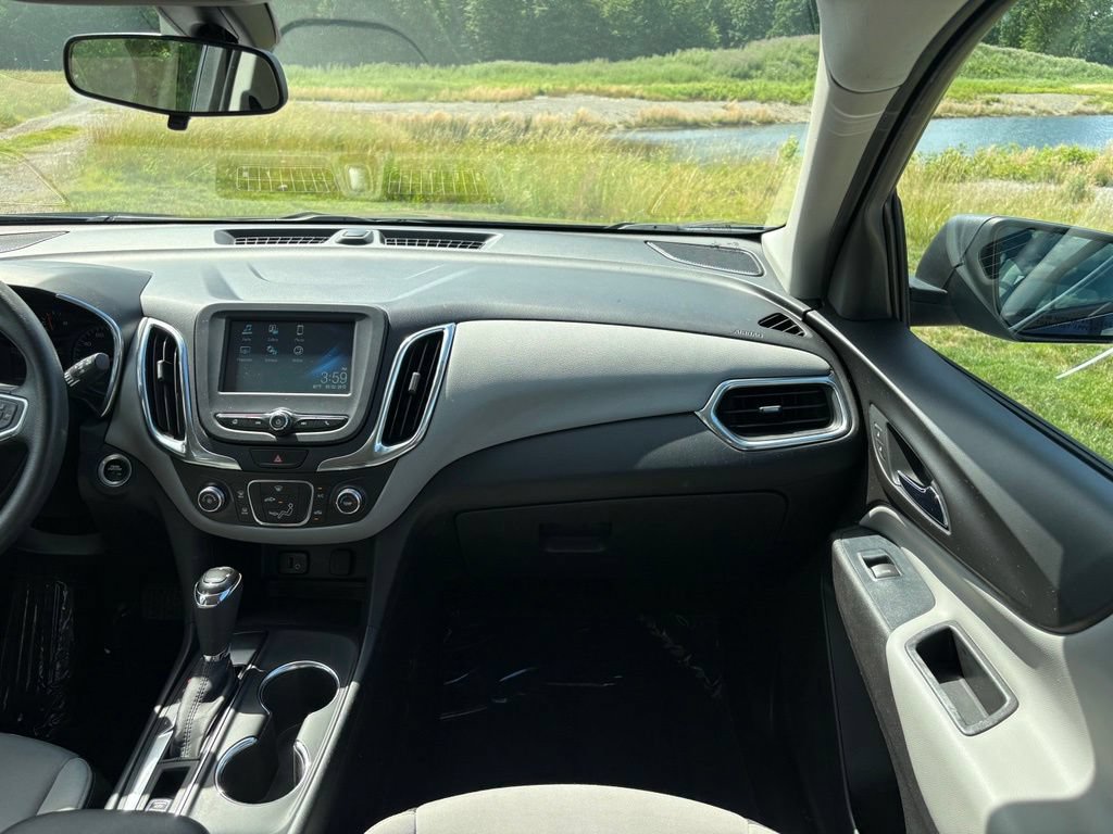 Used 2018 Chevrolet Equinox LS FWD image 28