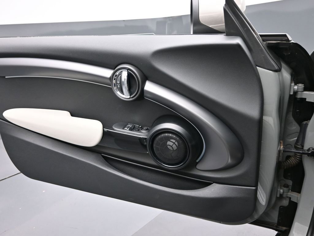 Used 2023 MINI Cooper S w/ Driver Assistance Package image 17