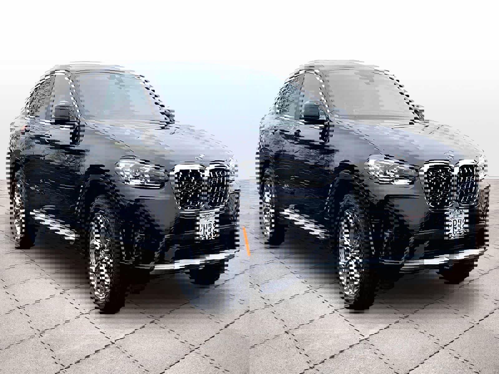 Used 2024 BMW X4 xDrive30i image 2