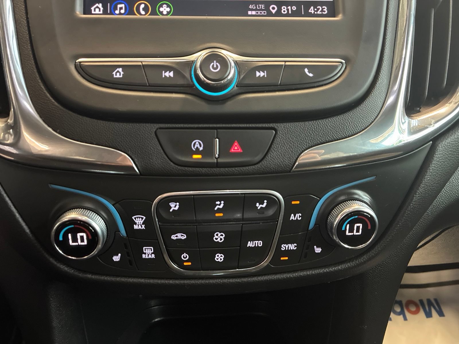 Used 2023 Chevrolet Equinox LT w/ Driver Convenience Package AWD/4WD image 26