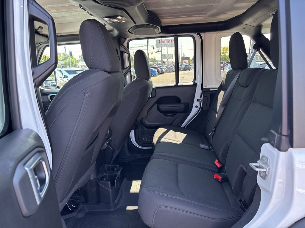 Used 2022 Jeep Wrangler Unlimited Sport image 26
