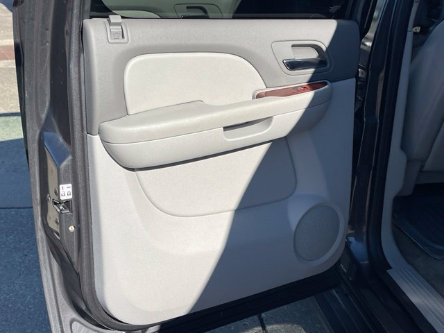 Used 2010 Chevrolet Suburban LT AWD/4WD image 21