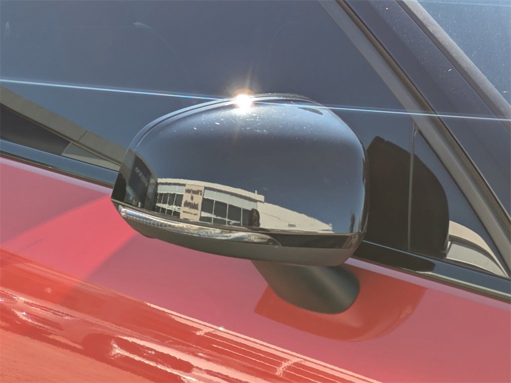 Used 2021 Volvo XC40 T5 R-Design w/ Climate Package image 12