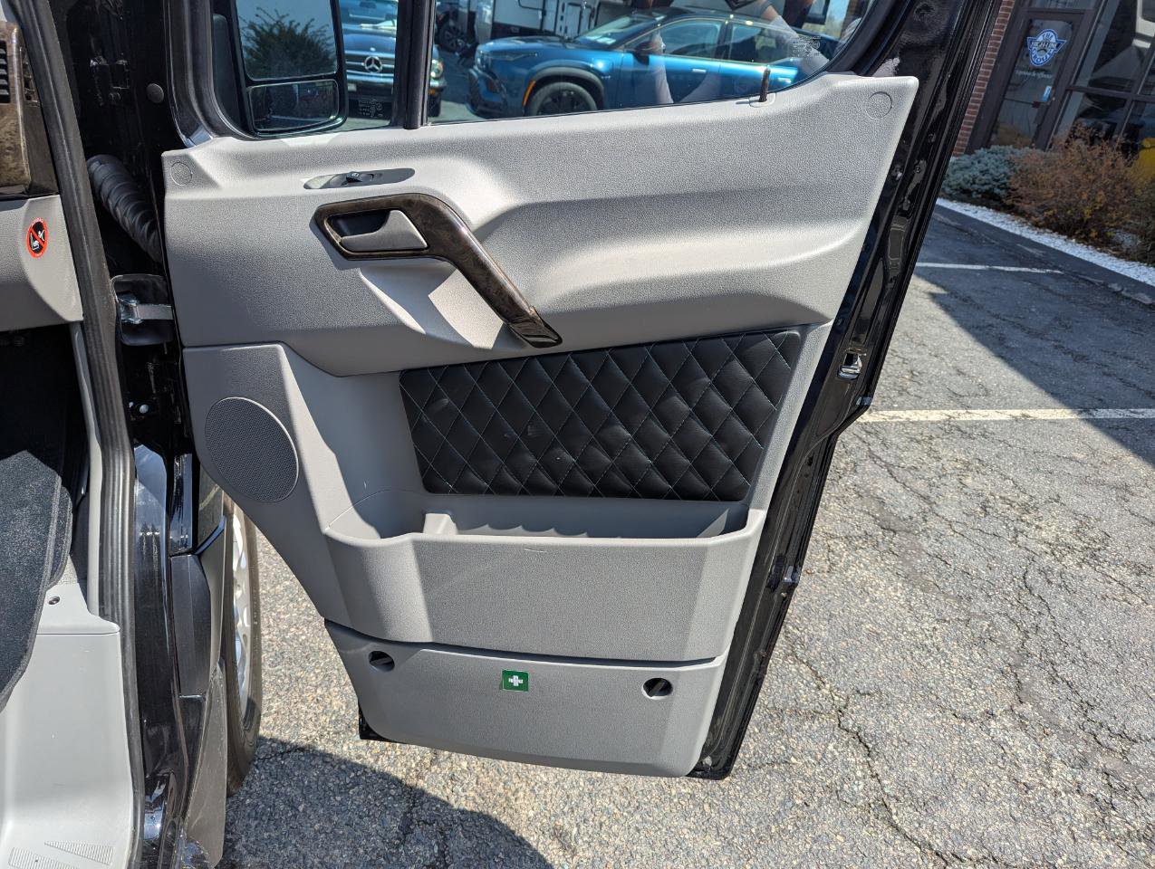 Used 2017 Mercedes-Benz Sprinter 2500 image 27