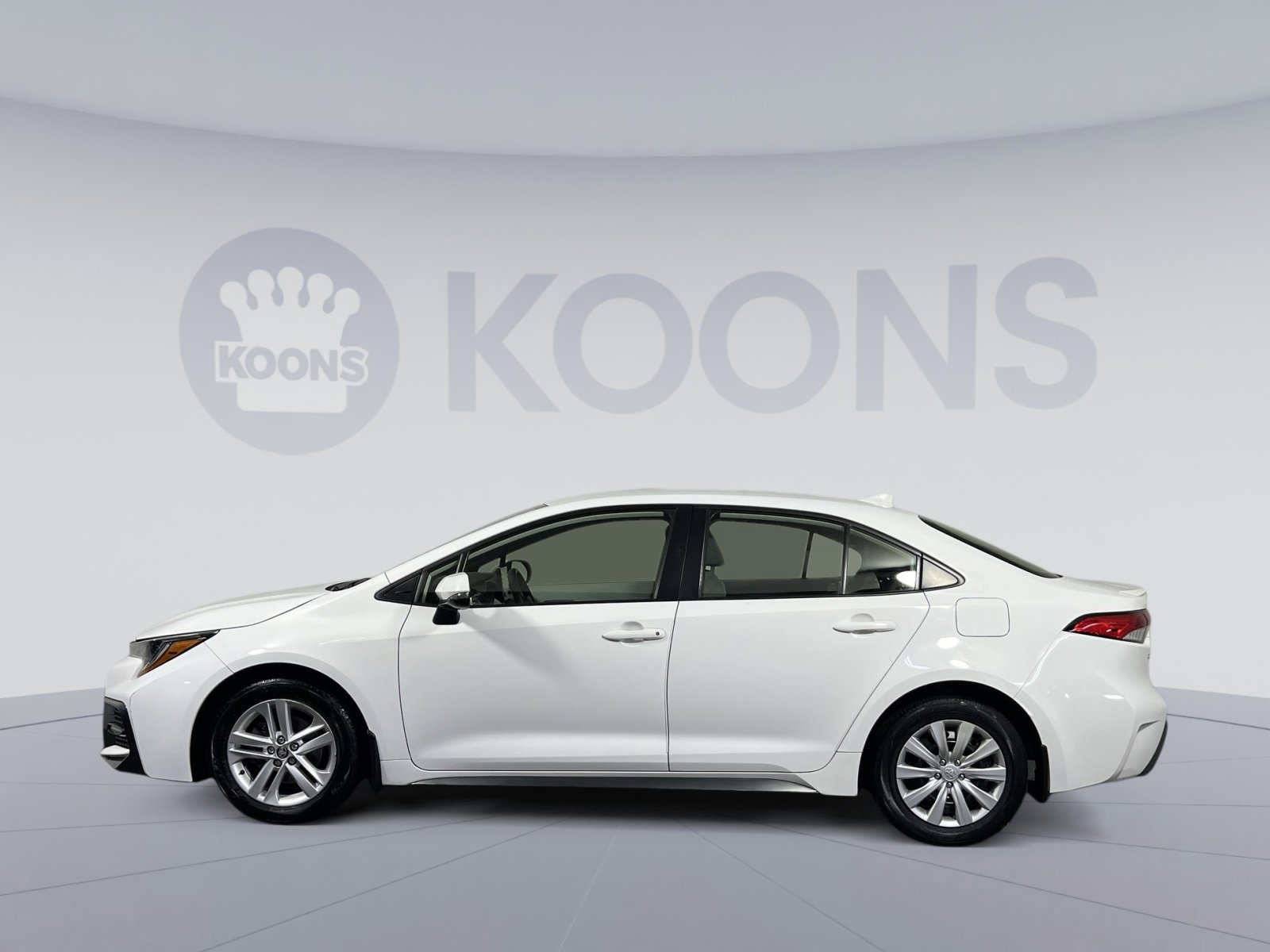 Used 2022 Toyota Corolla SE image 2