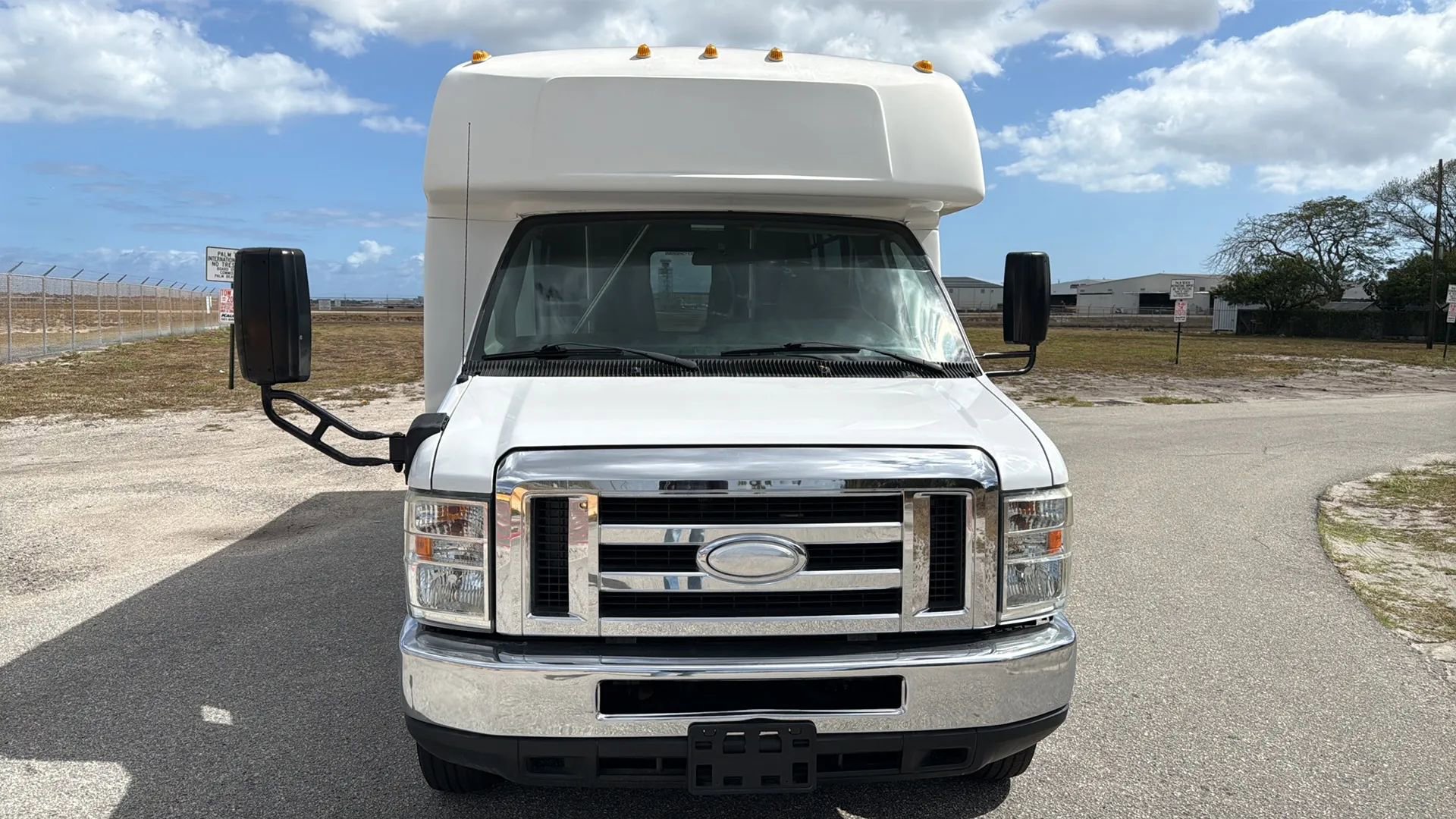 Used 2015 Ford E-350 and Econoline 350 Super Duty RWD image 10