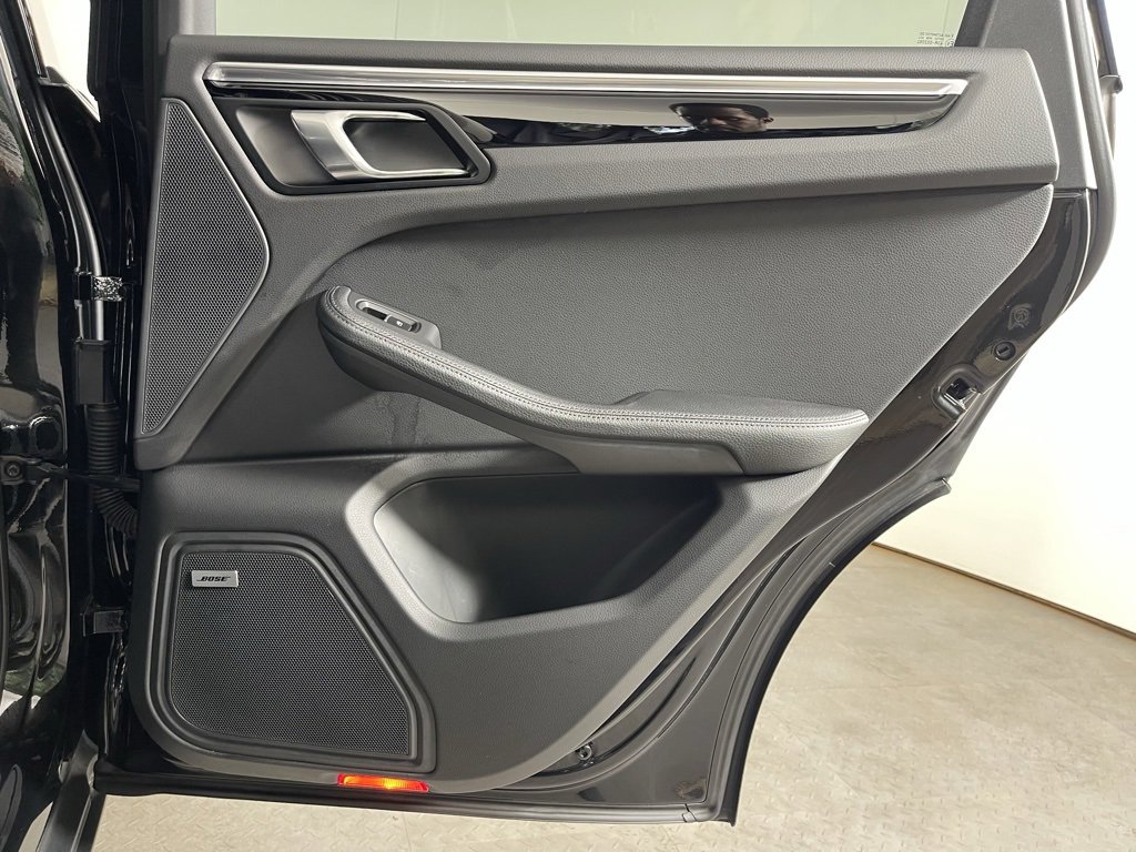 Certified 2025 Porsche Macan image 21