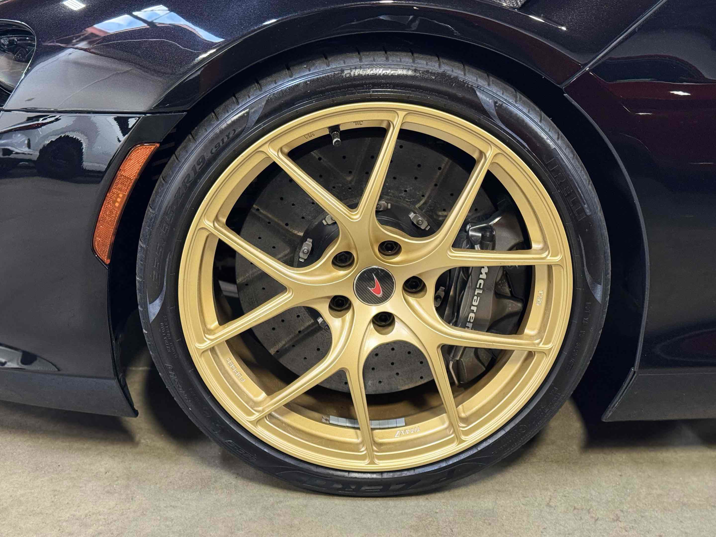 Used 2023 McLaren Artura image 32