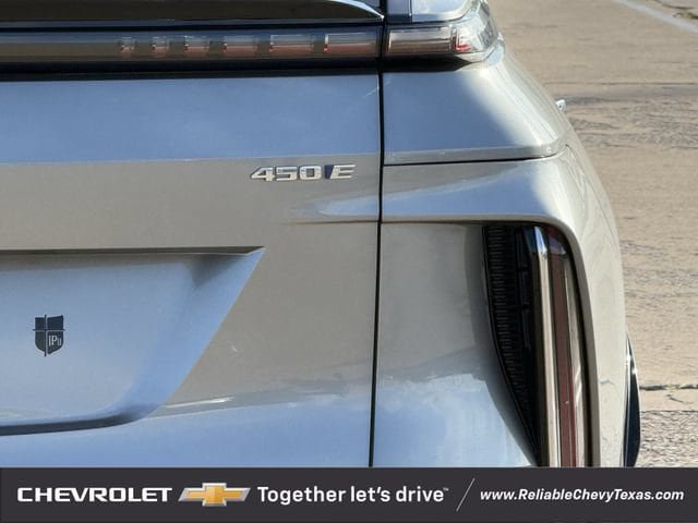 Used 2024 Cadillac Lyriq Luxury RWD image 8