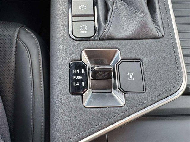 Used 2024 Lexus GX 550 image 34