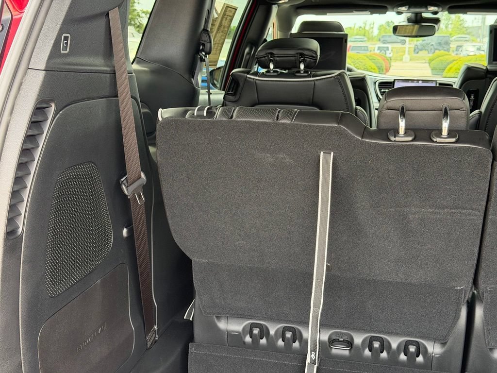 Used 2025 Chrysler Pacifica Limited w/ Uconnect Theater Family Group AWD/4WD image 40