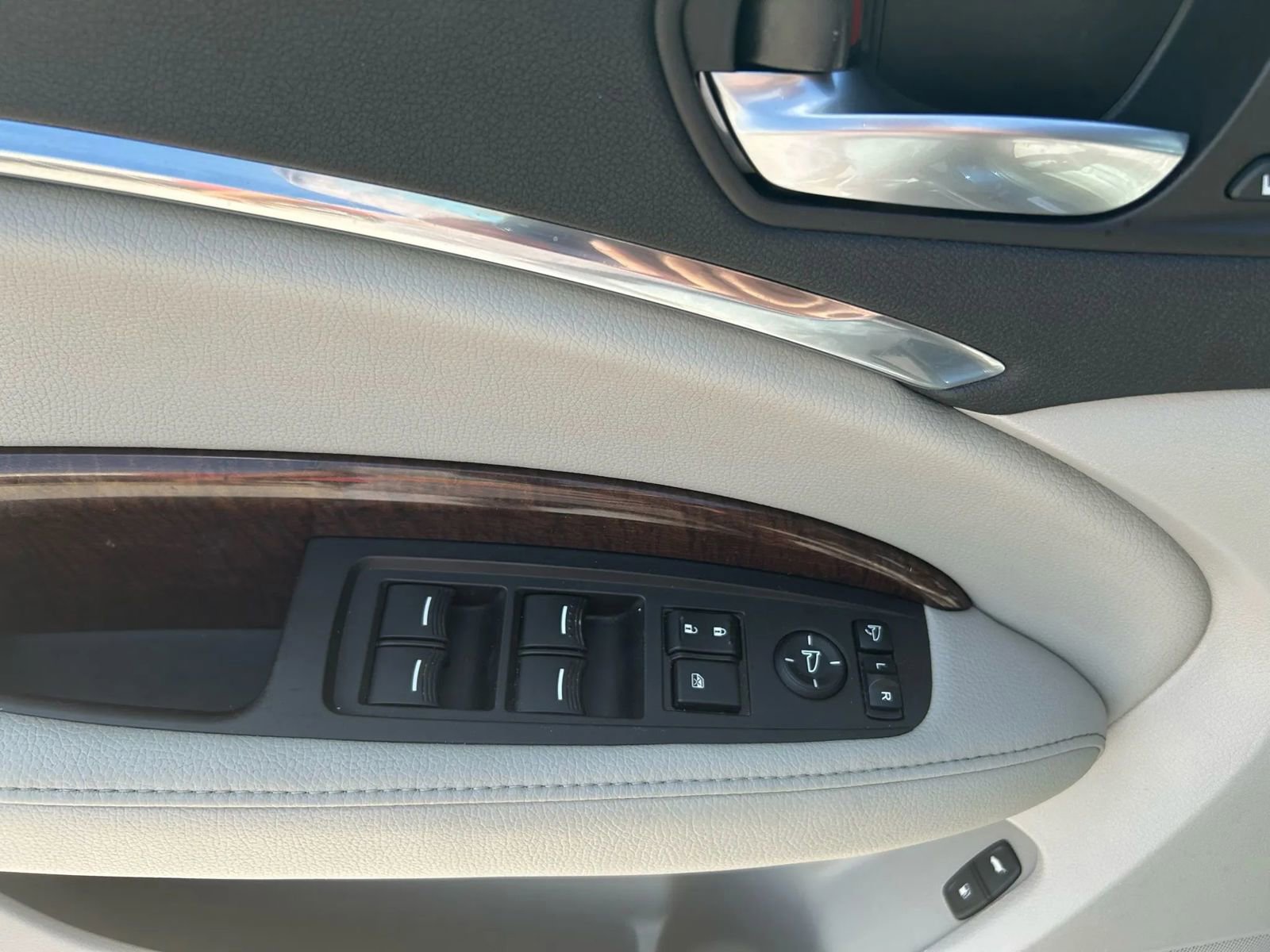 Used 2017 Acura MDX SH-AWD w/ Technology Package image 10