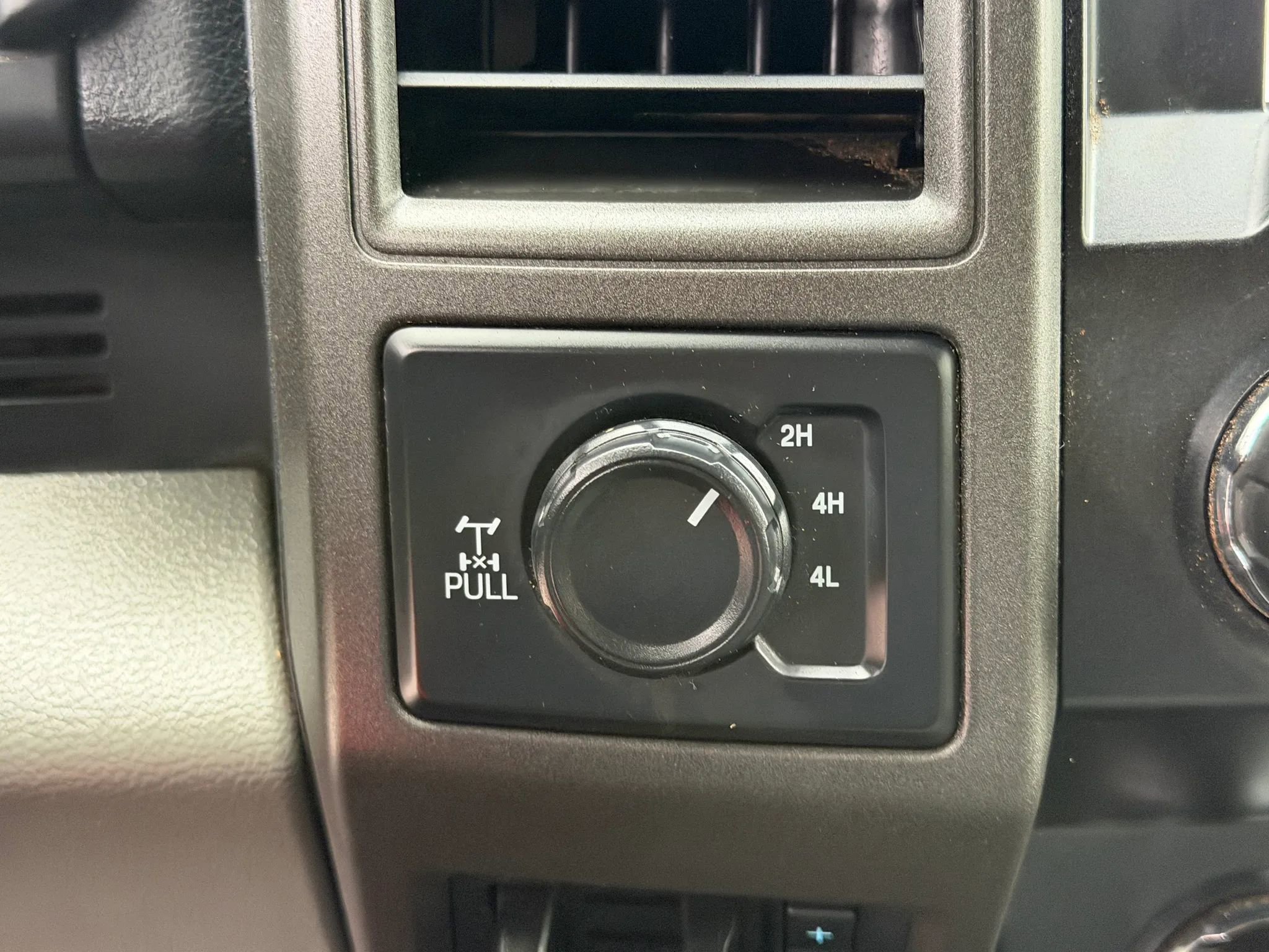 Used 2022 Ford F250 4x4 Crew Cab XLT w/ STX Appearance Package image 21