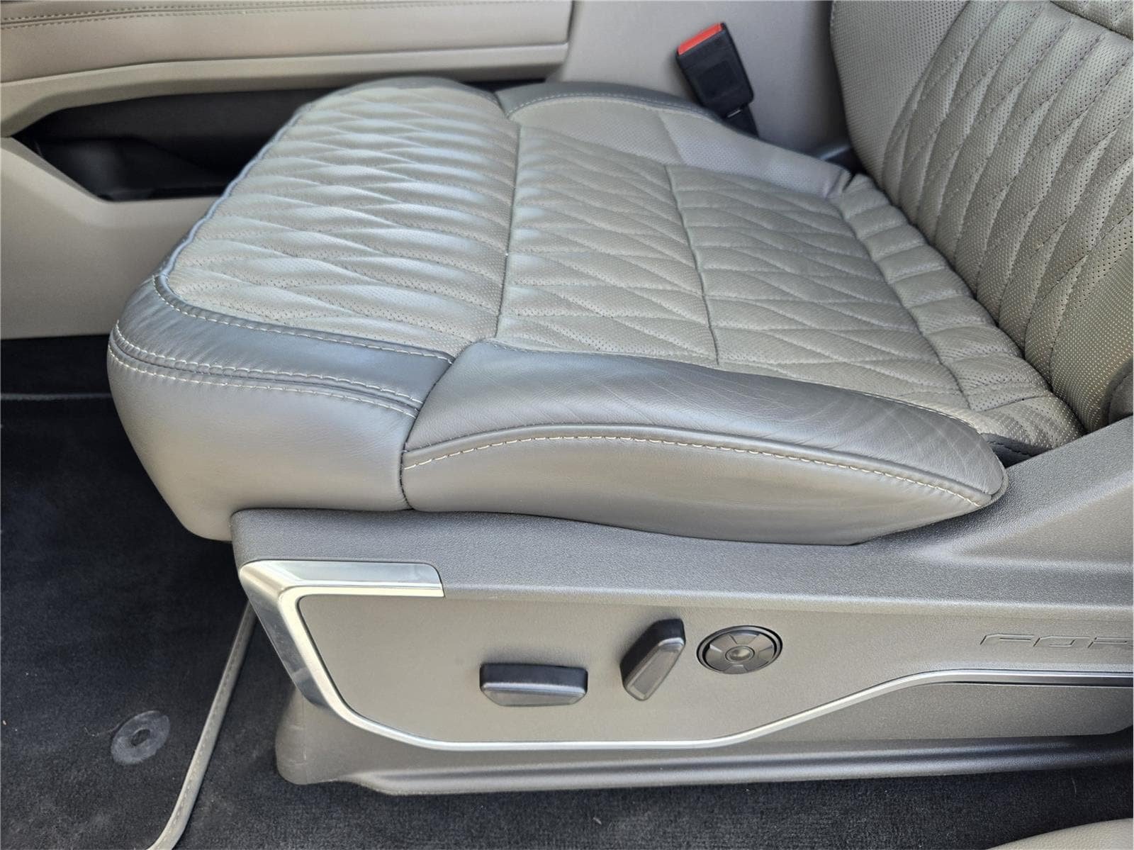 Used 2026 Ford F450 Platinum w/ Platinum Plus Package AWD/4WD image 23