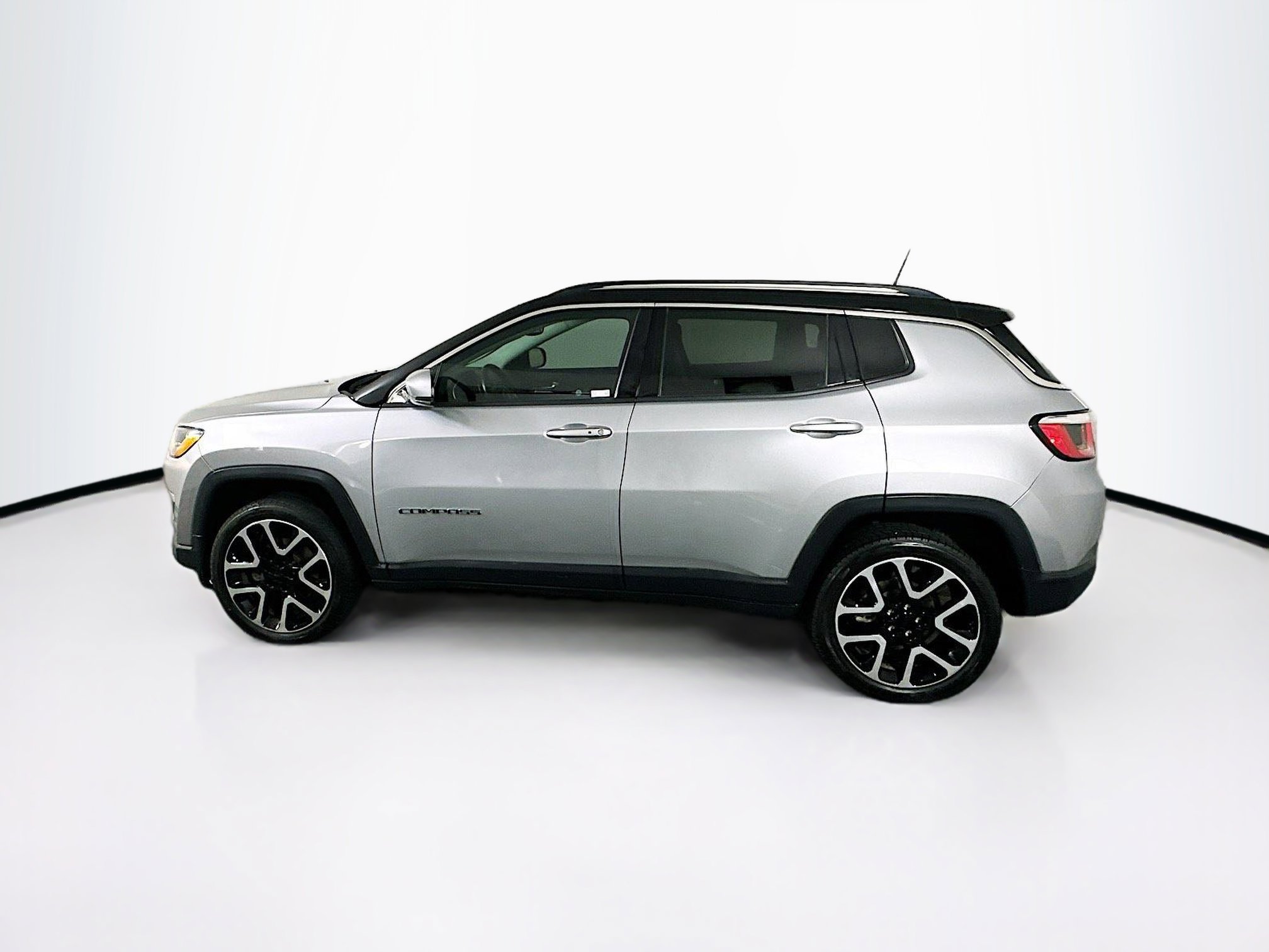Used 2018 Jeep Compass Limited w/ Navigation Group image 4