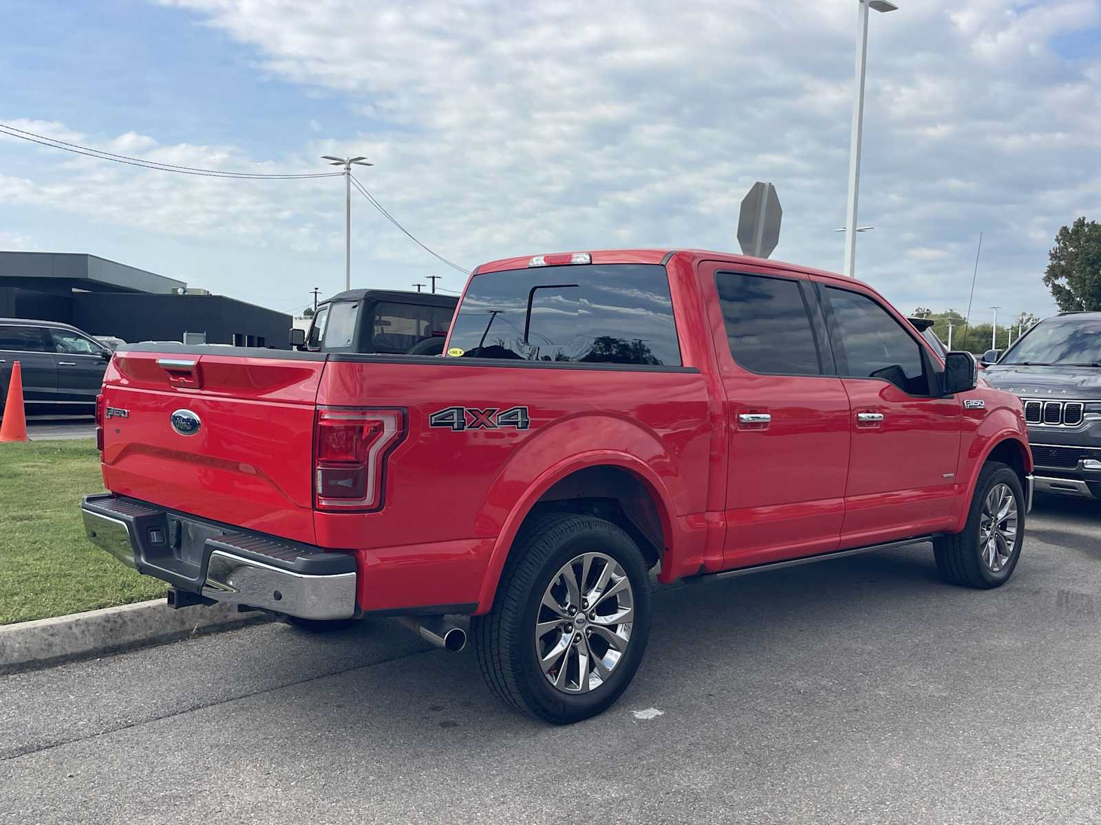 Used 2016 Ford F150 Lariat w/ Equipment Group 502A Luxury AWD/4WD image 7