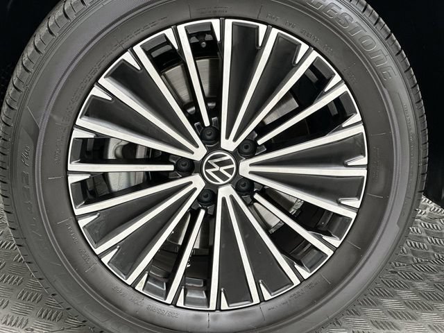 Certified 2025 Volkswagen Tiguan S AWD/4WD image 10