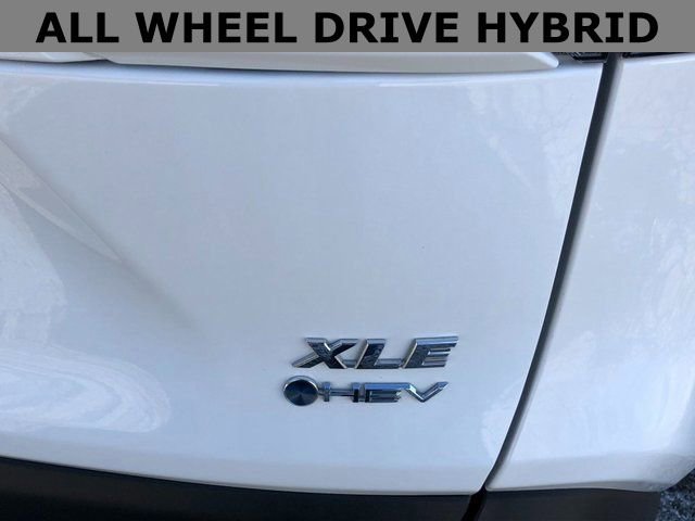 Used 2025 Toyota RAV4 XLE image 2