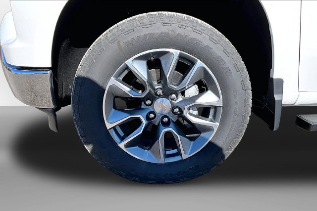 Used 2026 Chevrolet Silverado 1500 LT AWD/4WD image 9
