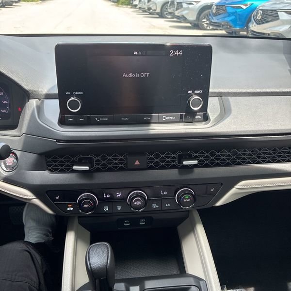 Used 2025 Honda Accord SE image 19