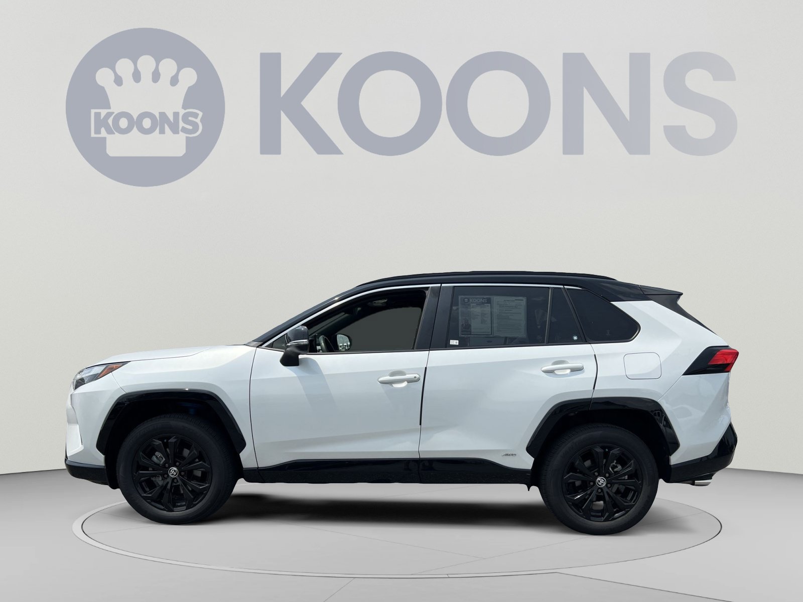 Used 2023 Toyota RAV4 XSE AWD/4WD image 2
